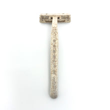 Load image into Gallery viewer, Affordable Twin-Blade Razors for Gym and Travel Bags